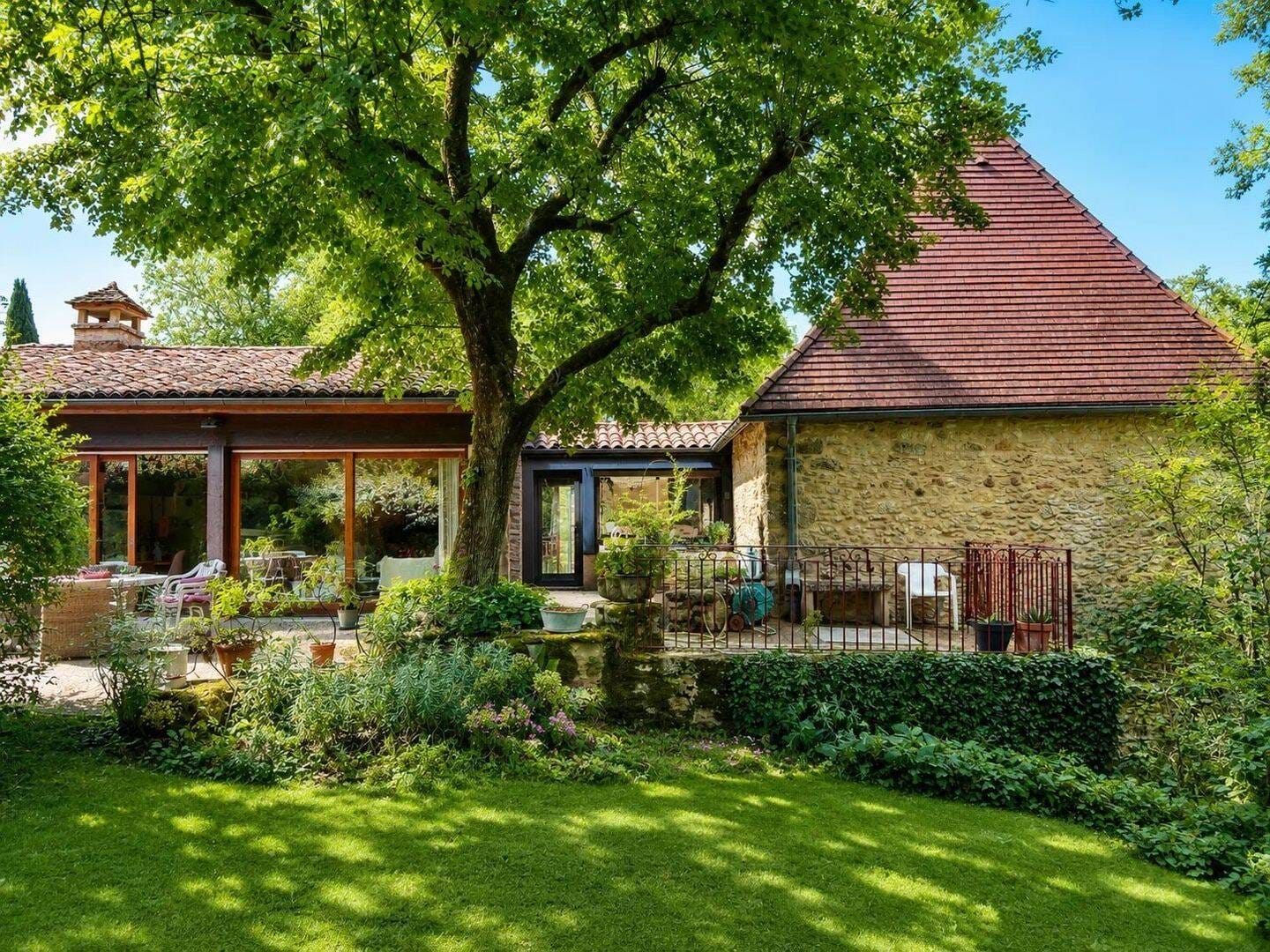 Immobilie in Nettelsee - Renoviertes Steinhaus mit Laubpark, ebenerdigem Wohnen und außergewöhnlicher Umgebung - Bild 0