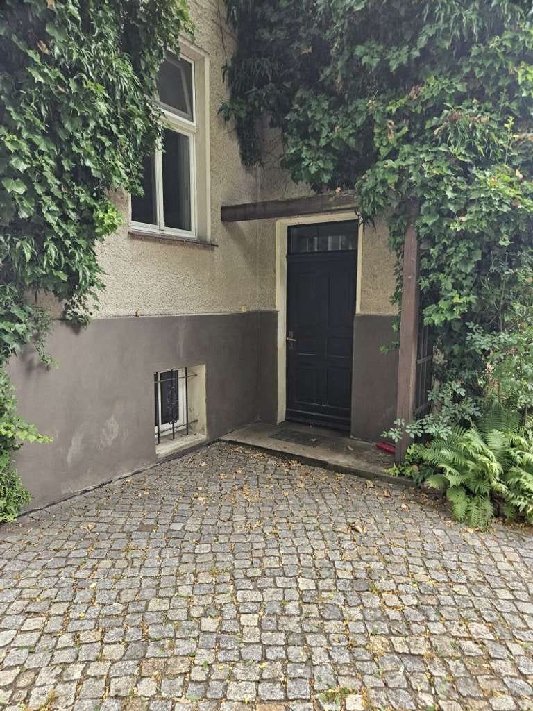 Immobilie in Eichwalde - Großzügiges ZFH mit schönem Garten in guter Lage - Bild 1