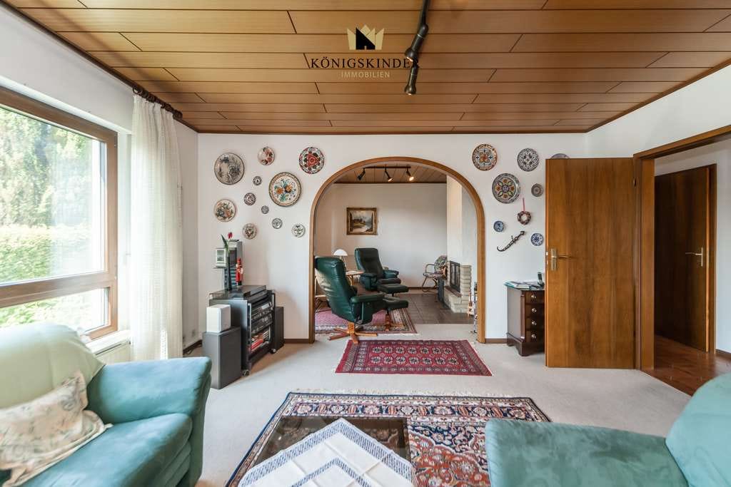 Immobilie in Ebersbach an der Fils - Familientraum in Ebersbach an der Fils – Einfamilienhaus mit großem Potenzial und schönem Garten - Bild 3
