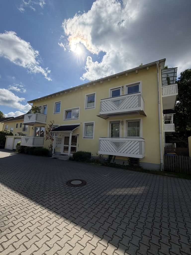 Immobilie in Welden - Gepflegte 4,5-Zimmer-Erdgeschosswohnung mit großer Terrasse & 2 Balkonen - Bild 2