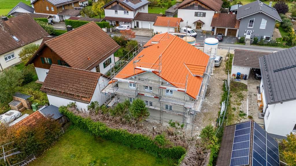 Immobilie in Raisting - Großzügige Gartenwohnung in Zwei-Familien-Haus in begehrter Wohnlage von Raisting - Bild 2