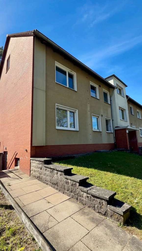 Immobilie in Celle - Einziehen und Entspannen: Modernisierte Drei Zimmerwohnung in traumhaft ruhiger Lage von Celle - Bild 1