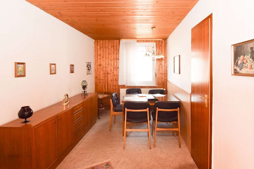 Immobilie in Schöningen - Einfamilienhaus mit Nebengebäude auf großzügigem Grundstück. - Bild 1