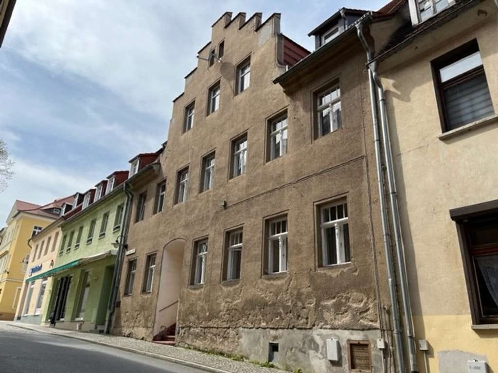 Immobilie in Bernstadt auf dem Eigen - Zweifamilienhaus mit Ausbaupotential mitten im Zentrum - Bild 1