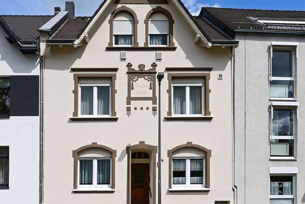 Immobilie in Wülfrath - Mehrfamilienhaus mit schönem Garten in Wülfrath-Zentrum: Kombination Eigennutzung/Kapitalanlage - Bild 0