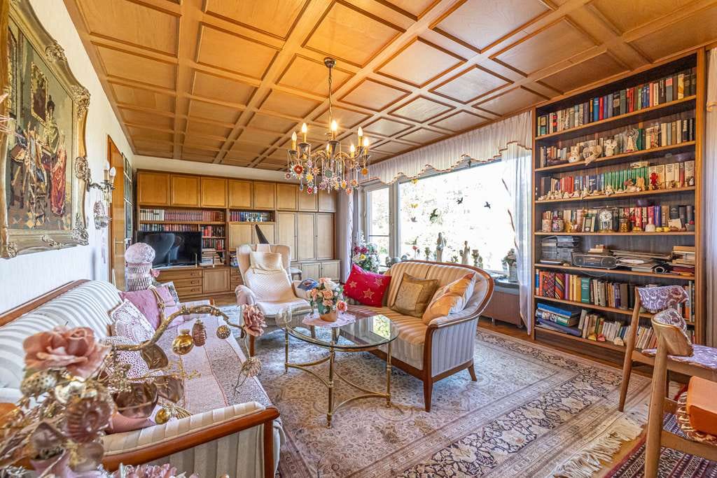 Immobilie in Forst - Potenzial trifft Top-Lage:
Großzügiges Familiendomizil auf einem 1002 m² großen Grundstück in Forst - Bild 4