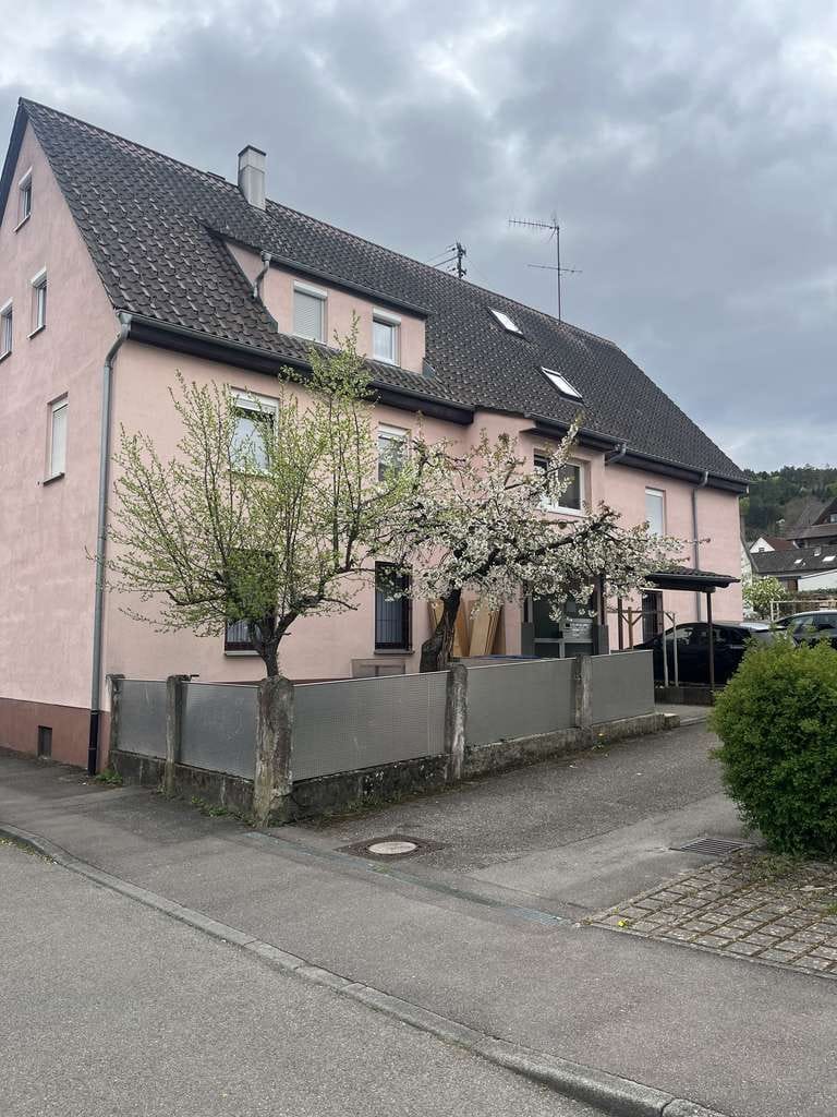 Immobilie in Weil der Stadt - 6-Familienhaus mit 6 KFZ Stellplätzen und großem Garten in Merklingen - Bild 0