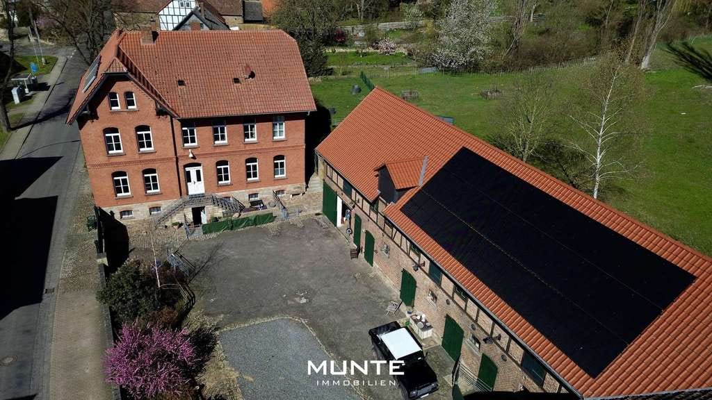 Immobilie in Beierstedt - Liebevoll saniertes Wohnhaus auf Drei-Seiten-Hof mit individuellen Entfaltungsmöglichkeiten - Bild 0