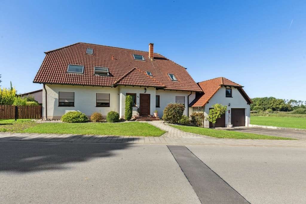Immobilie in Langensendelbach - Provisionsfrei – Lichtdurchflutete Maisonettewohnung mit kluger Raumaufteilung & Galerie - Bild 1