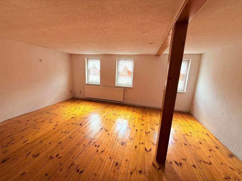 Immobilie in Geratal - Vielseitiges Einfamilienhaus mit großem Grundstück, Lagerflächen und Gästehaus in Geratal - Bild 3