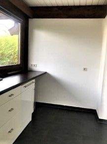 Immobilie in Kösching - Architektenhaus mit viel Licht und Platz für Familie, Gäste und Büro - EBK, div. Einbauschränke, Sauna, Garten, Garage, Stellplätze - Kösching - Bild 3