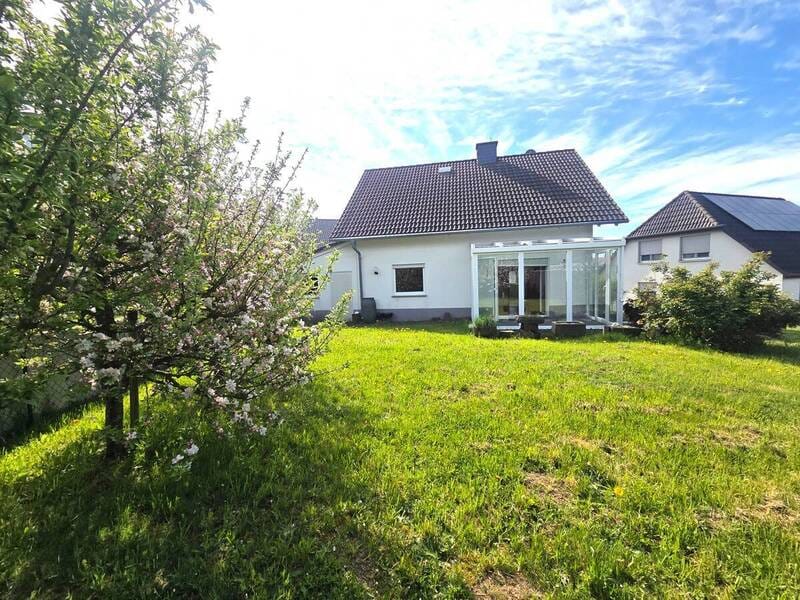 Immobilie in Gondershausen - Gelegenheit für junge Familie - Junges Anwesen mit schönem Garten in herrlich ruhiger Lage - Bild 0