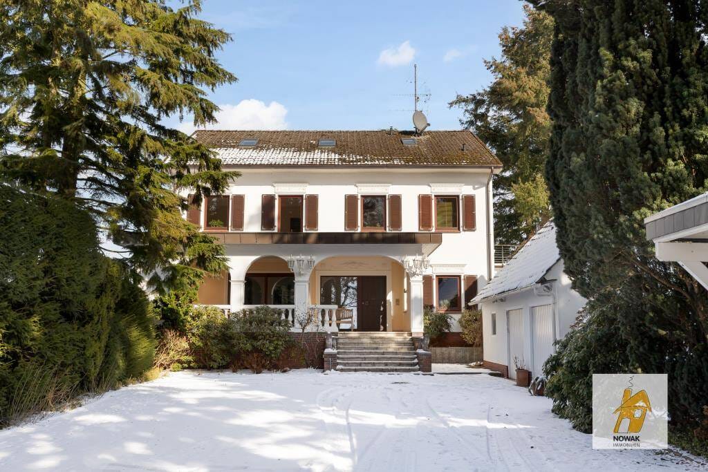 Immobilie in Marschacht - Repräsentatives Landhaus mit ca. 365 m² Wohn- /Nutzfläche auf einem ca. 2.400 m² großen Anwesen am Elbdeich - Bild 0