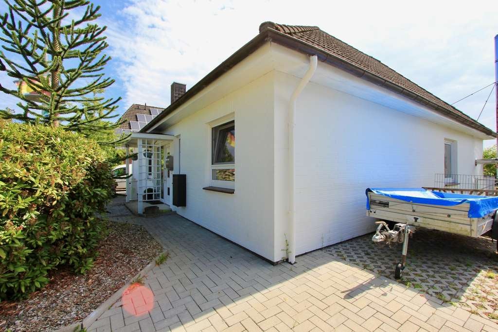 Immobilie in Vollersode - Ruhig wohnen mit viel Natur – zentral gelegen nahe Bremen, Bremerhaven & Hamburg - Bild 4