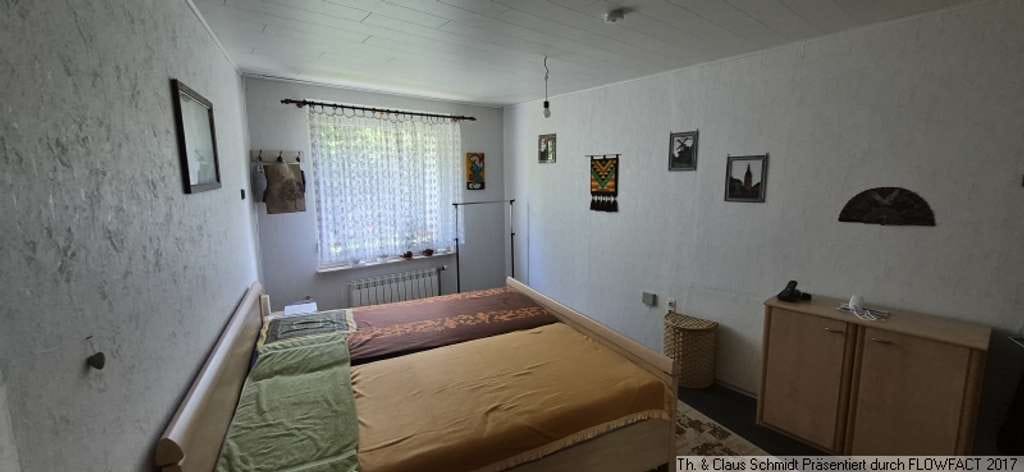 Immobilie in Oldenburg - Energetisch saniertes Wohnhaus mit 1.243 m² Grundstück am Stadtrand von Oldenburg - Bild 4