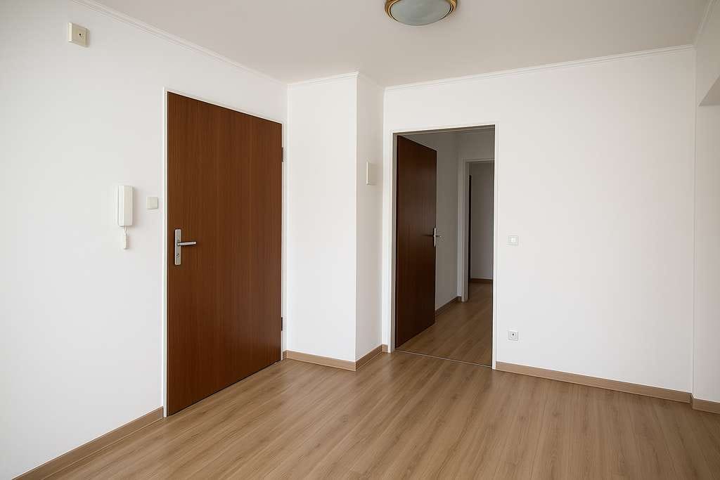 Immobilie in Holzkirchen - Attraktive 1,5-Zimmer-Wohnung in Top-Lage – Balkon inklusive & eigener Stellplatz - Bild 1