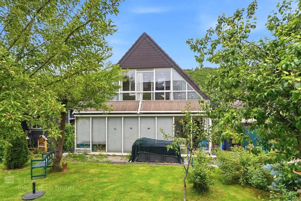 Immobilie in Schleiden - Ein Haus mit inneren Werten – vielseitiges Wohnen in ruhiger Ortsrandlage - Bild 2