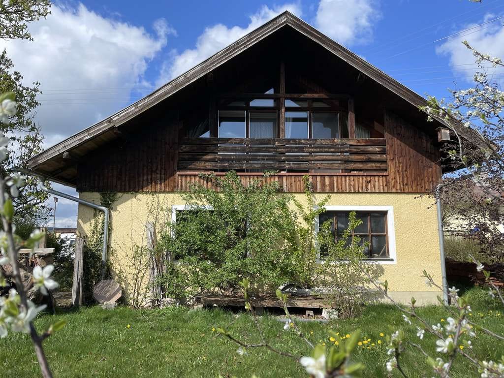 Immobilie in Apfeldorf - Traumanwesen - vielseitig nutzbar!
Ehemalige Schreinerei mit Wohnung 
und ausbaufähigem Loft - Bild 1