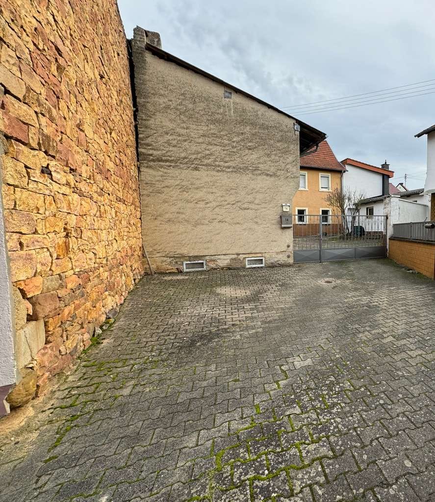 Immobilie in Hüffelsheim - Preiswertes 6-Raum-Mehrfamilienhaus in Hüffelsheim - Bild 2