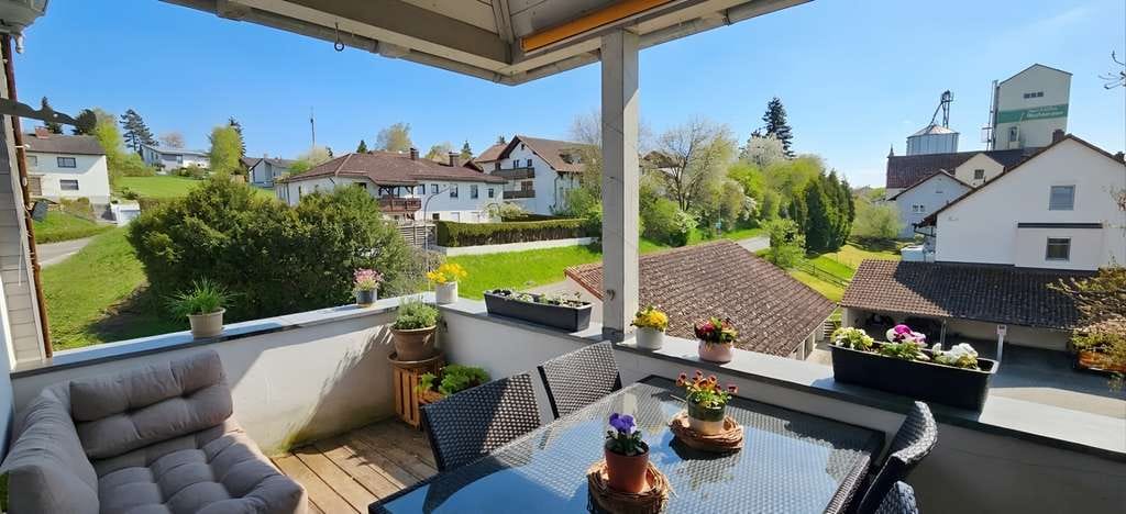 Immobilie in Kumhausen - Charmante 2-Zimmer-Dachgeschosswohnung mit Balkon in Altfraunhofen! - Bild 2