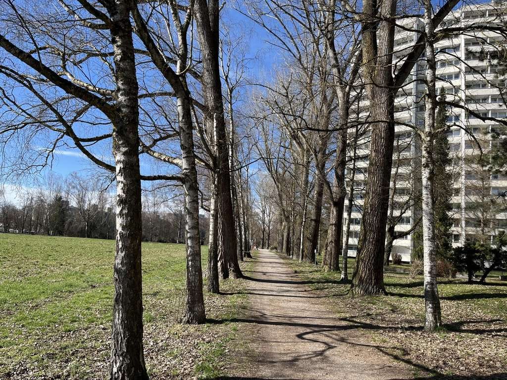 Immobilie in Puchheim - Provisionsfrei -  helle 3,5-Zimmer-Wohnung 6.OG mit 2 Loggien und herrlichem Blick - Bild 3