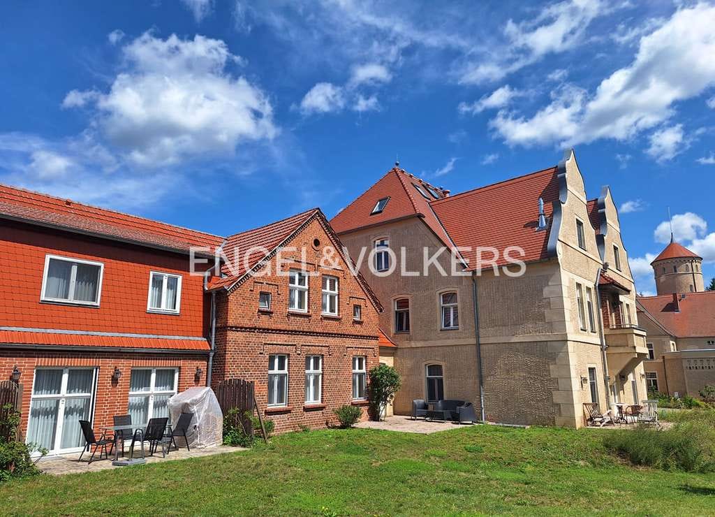 Immobilie in Stolpe auf Usedom - Stilvolle Ferienwohnung mit Charme im Westflügel des Schloss Stolpe - Bild 1