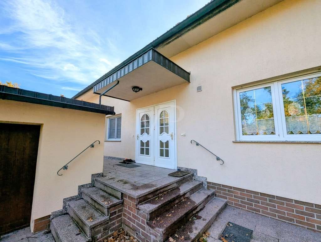 Immobilie in Cottbus - Chóśebuz - Einmaliges Immobilienensemble - Zweifamilienhaus und moderner Bungalow in traumhafter Naturlage - Bild 3