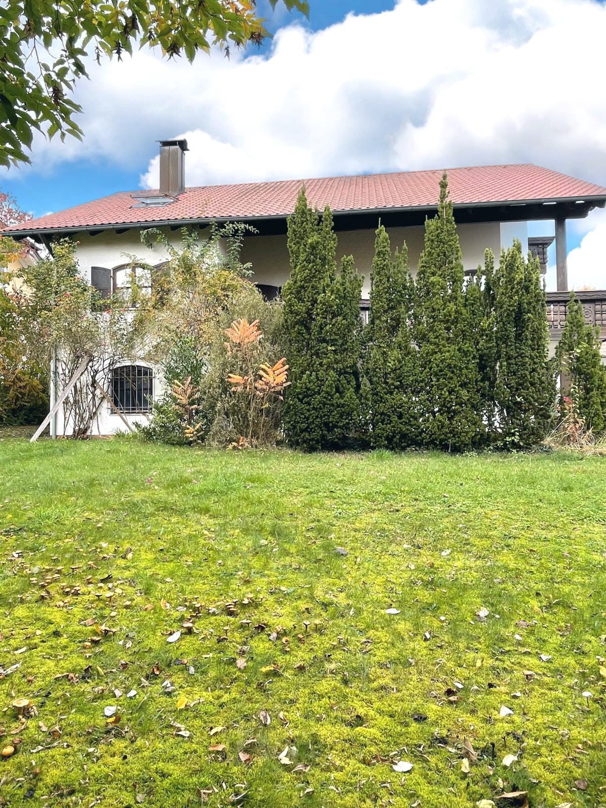 Immobilie in Pfaffenhofen an der Ilm - AIGNER - Repräsentatives Einfamilienhaus mit großzügigem Grundstück in Pfaffenhofen! - Bild 2