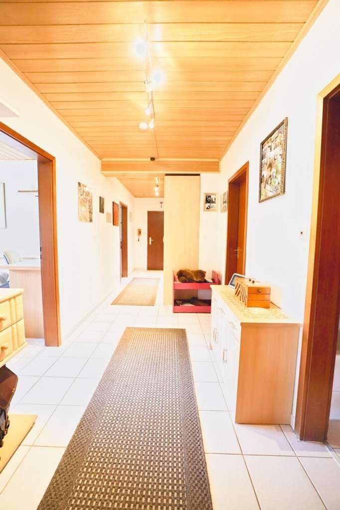 Immobilie in Dausenau - Gepflegte 2-ZKB-Wohnung mit Balkon und Terrasse in ruhiger Lage von Dausenau - Bild 1