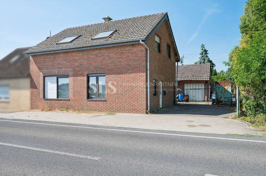 Immobilie in Grefrath - Großzügiges Einfamilienhaus mit weitläufigem Grundstück und viel Potenzial in Grefrath - Bild 0