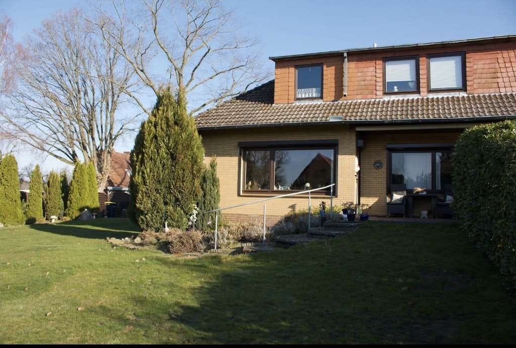 Immobilie in Adendorf - Doppelhaushälfte mit Einliegerwohnung und Garten in ruhiger Lage - Bild 0