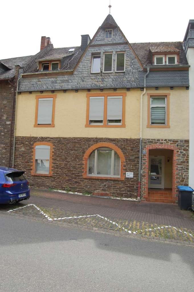 Immobilie in Cochem - "KAPITALANLAGE ODER TEILWEISE EIGENNUTZUNG-DREIFAMILIENHAUS IN PANORAMABLICKLAGE VON COCHEM" - Bild 0