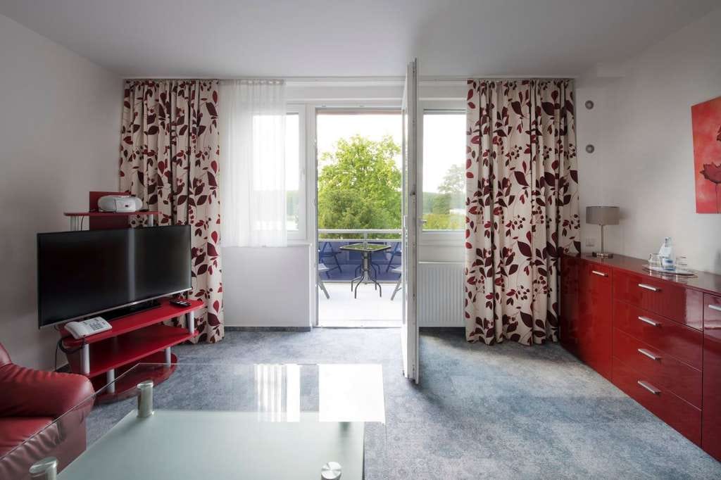 Immobilie in Lärz - Exklusives Wohnen am See: Stilvolles 2-Zimmer-Apartment mit direktem Seeblick in Lärz - Bild 3
