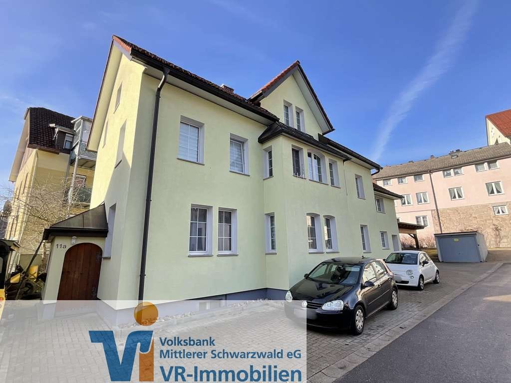Immobilie in Furtwangen im Schwarzwald - Zwei Einheiten, viele Möglichkeiten - Zweifamilienhaus in zentraler Stadtlage von Furtwangen! - Bild 0