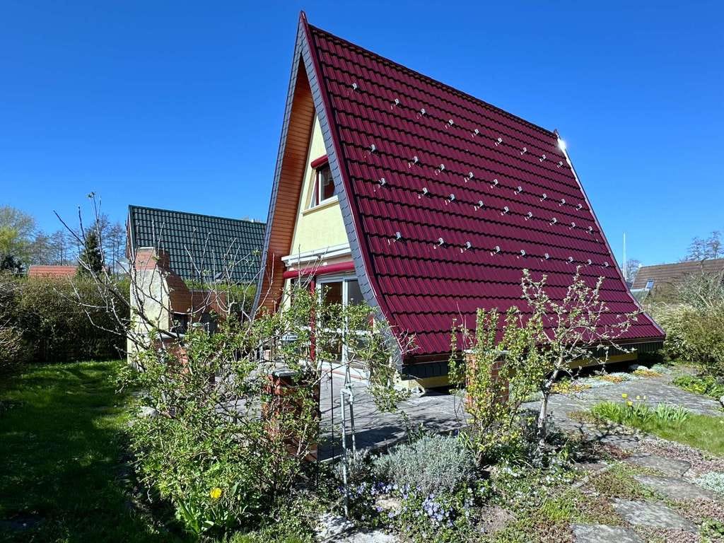 Immobilie in Bartenshagen-Parkentin - Energetisch saniertes Nurdachhaus mit Südterrasse, Garten & Carport nahe der Ostsee - Bild 0