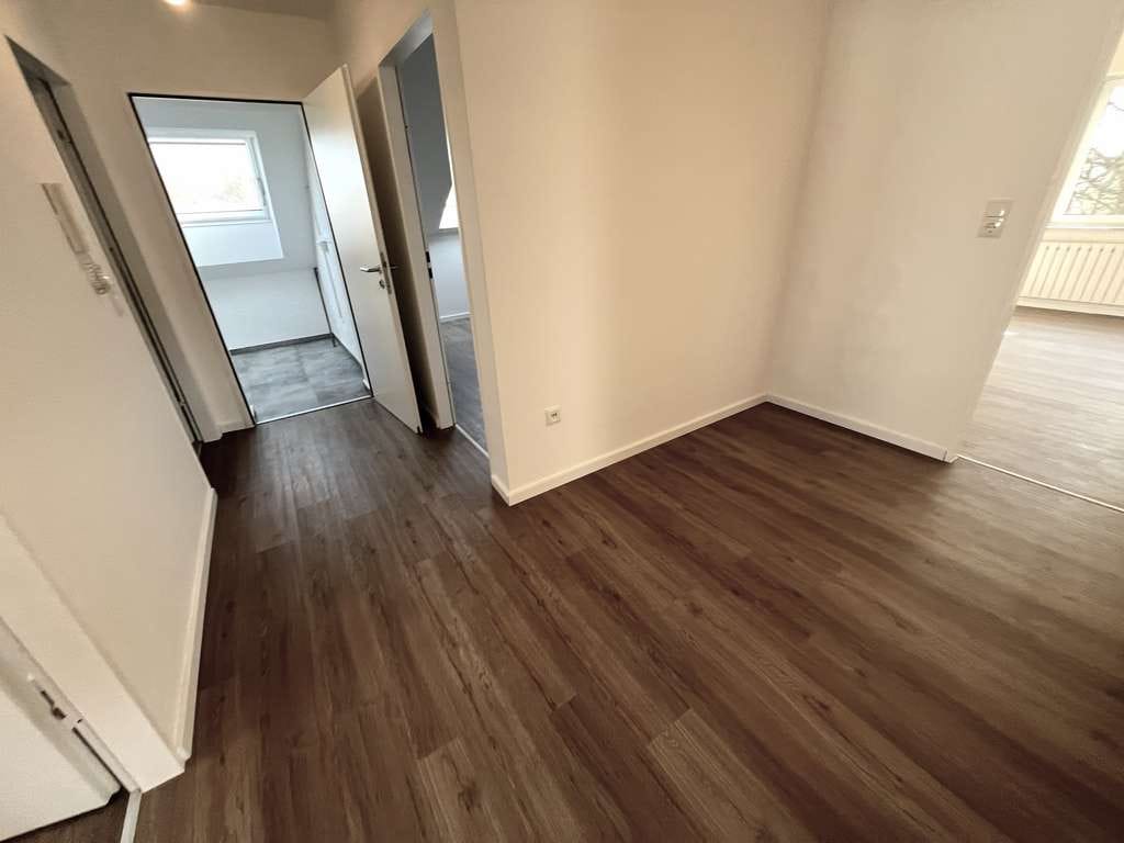 Immobilie in Rödinghausen - PROVISIONSFREI Erstbezug nach Sanierung: 3-Zi.-Dachgeschosswohnung in Rödinghausen, Energieklasse B. - Bild 4