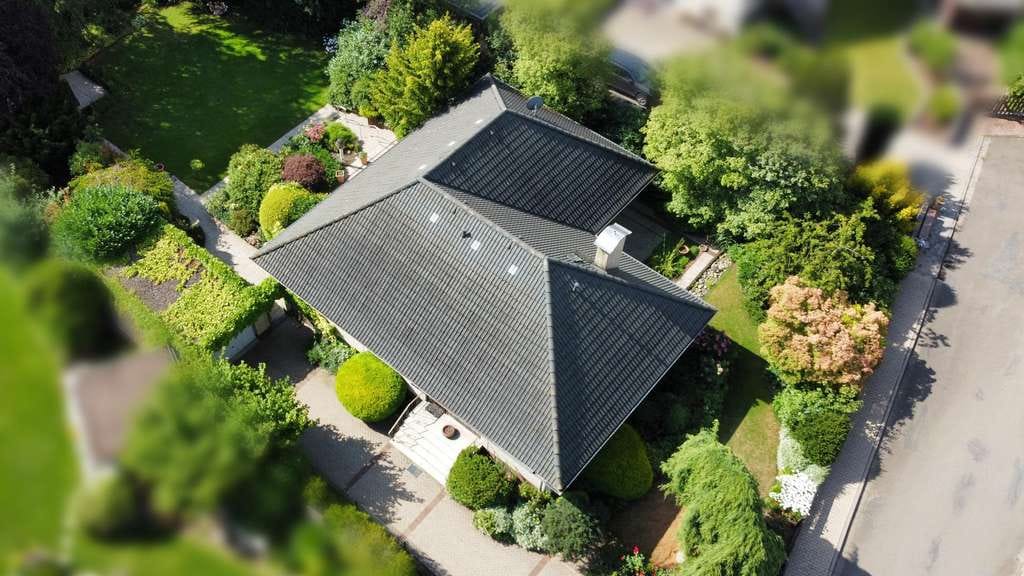 Immobilie in Beckedorf - Sehr gepflegter Bungalow in Top-Lage mit herrlichem Garten, direkt am Waldrand! - Bild 1