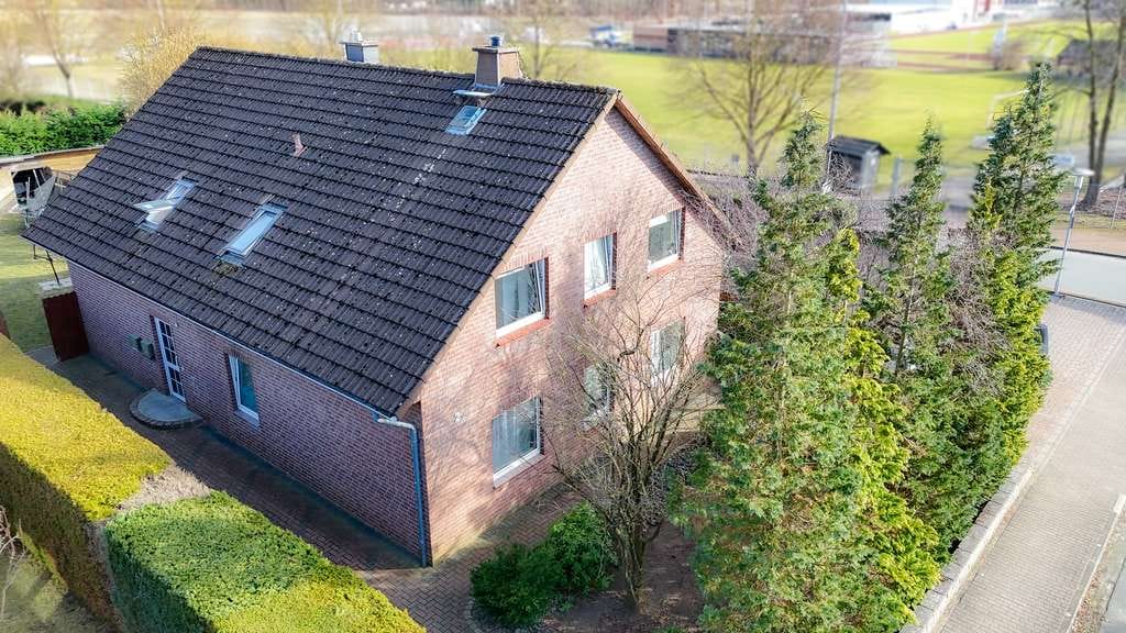 Immobilie in Wesendorf - Großzügiges Wohnen auf begehrtem Eckgrundstück - Bild 0