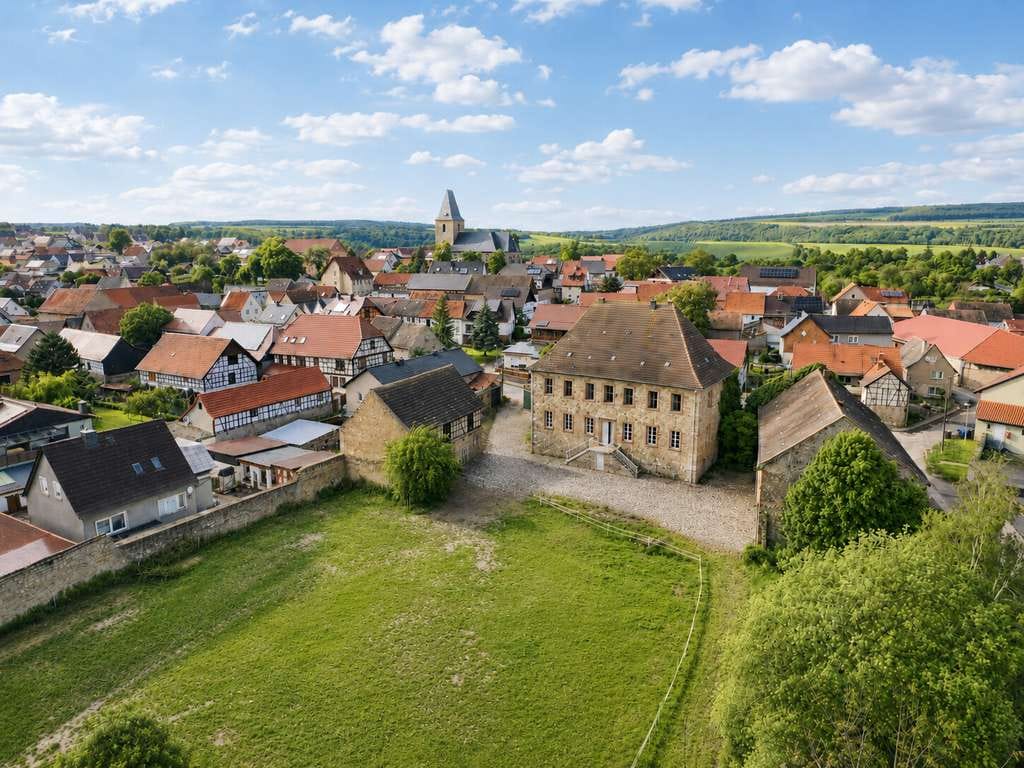 Immobilie in Kindelbrück - Historische Gutsanlage mit Wohnkomfort, Ausbaureserve und weitläufigem Grundstück - Bild 3