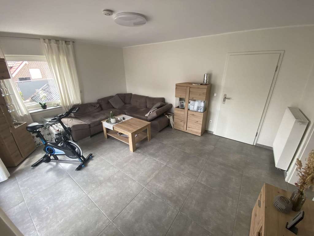 Immobilie in Südlohn - Attraktive Dachgeschosswohnung mit großer Terrasse und zwei PKW-Stellplätzen in ruhiger Wohnlage! - Bild 2
