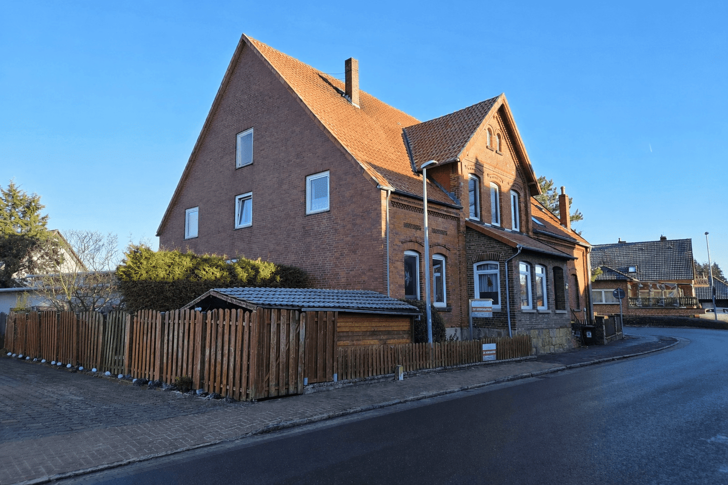 Immobilie in Gehrden - 3 Familienhaus mit Werkhalle - Bild 2