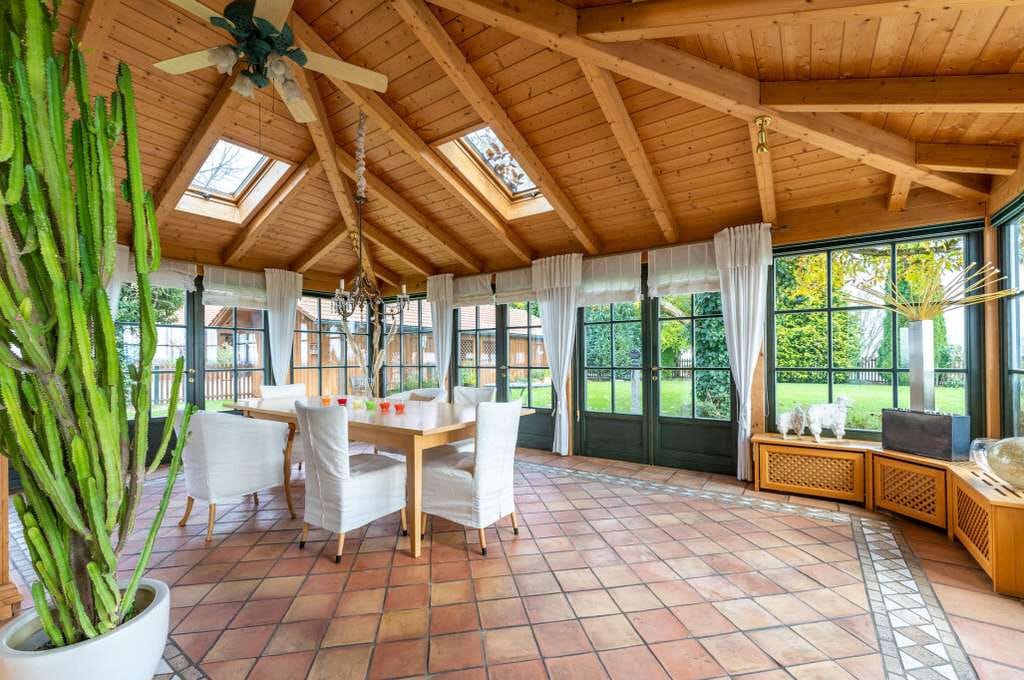Immobilie in Mariaposching - Exklusiver Landsitz m. Einliegerwhg., Nebengebäuden + 4.700 m² Grundstück in herrlicher Ortsrandlage - Bild 3