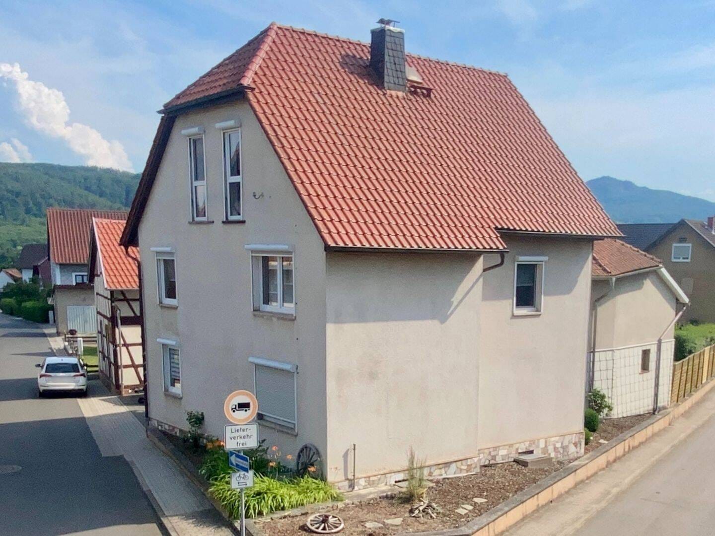 Immobilie in Vacha - Modernisiertes Wohnhaus mit viel Platz und Komfort - Bild 1