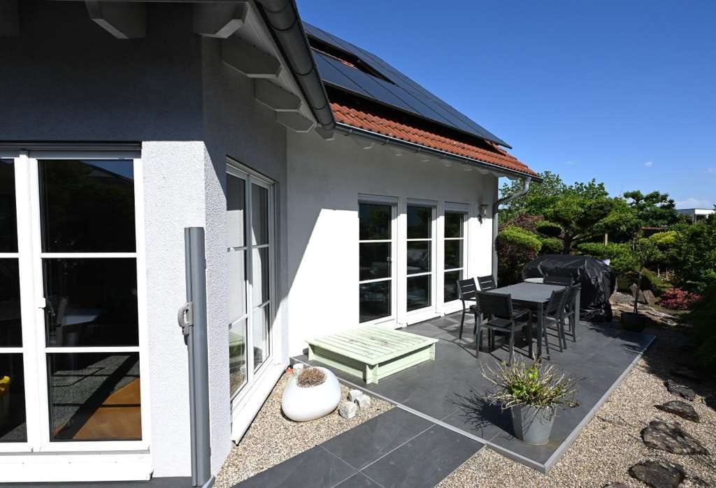 Immobilie in Aglasterhausen - Modernes freistehendes Einfamilienhaus mit Garten in gefragter Wohnlage - Niedrigenergiehaus! - Bild 1