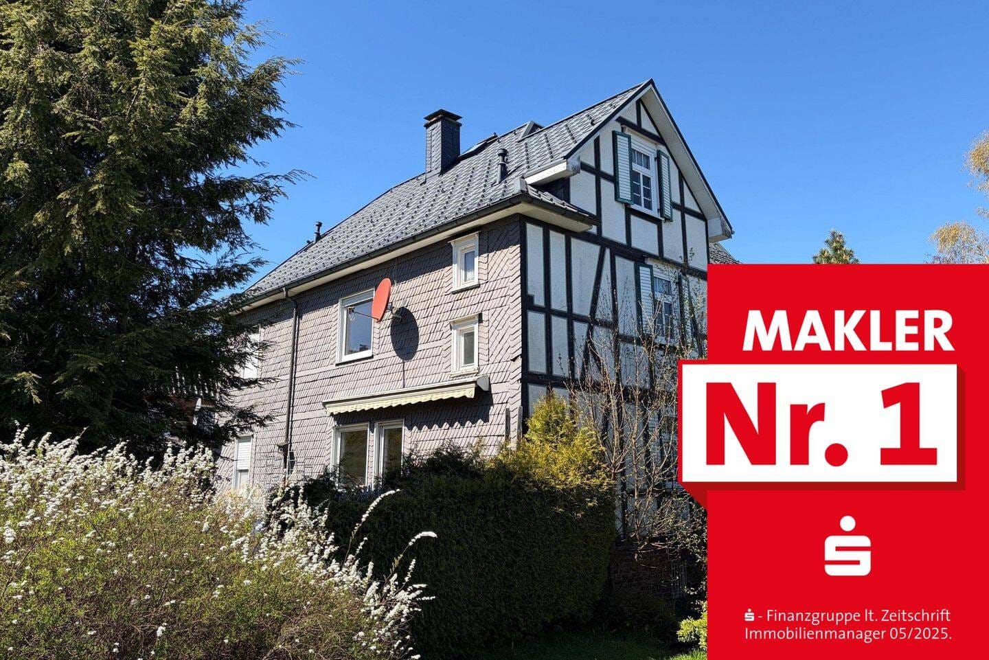 Immobilie in Erndtebrück - Zweifamilienhaus mit großzügigem Garten - Bild 0