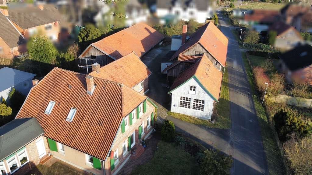 Immobilie in Wietze - Wohnhaus ca. 220m² plus Nebengelasse ca. 565m² - Bild 0
