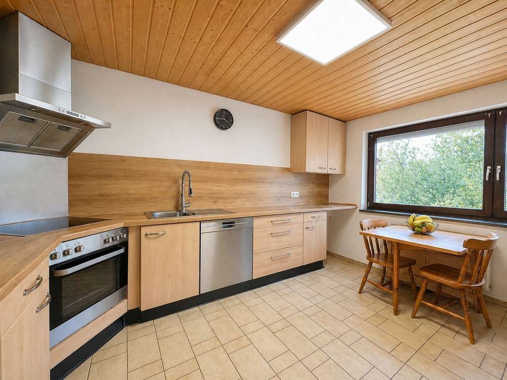 Immobilie in Kronach - Gepflegtes Einfamilienhaus mit Ausbaureserve in Kronach OT Fischbach - Bild 3