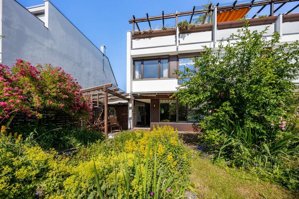 Immobilie in Neubiberg - Reiheneckhaus mit Garten in familienfreundlicher Siedlung - Bild 1