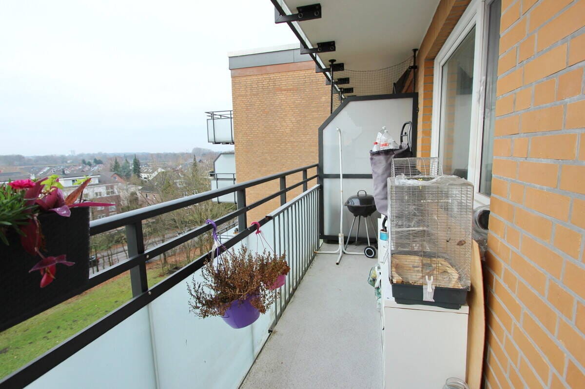 Immobilie in Halstenbek - Vermietete 2-Zimmer-Wohnung mit Tiefgaragenstellplatz & Balkon in Halstenbek - Bild 3
