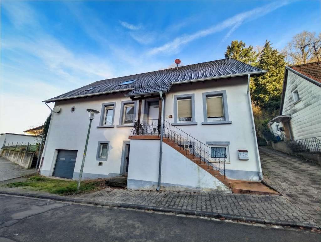 Immobilie in Kaiserslautern - Ein Haus, viele Möglichkeiten – Platz für Familie, Arbeit und Hobby - Bild 1